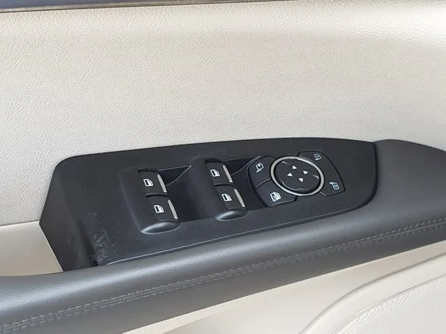 2019 Lincoln Nautilus Select photo 23