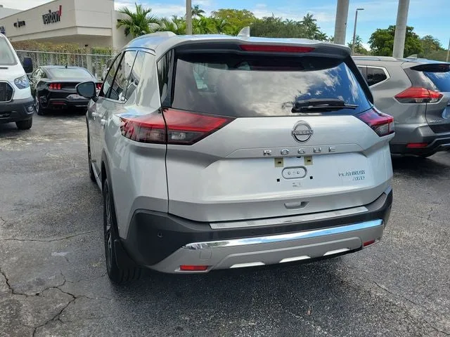 2023 Nissan Rogue Platinum photo 4