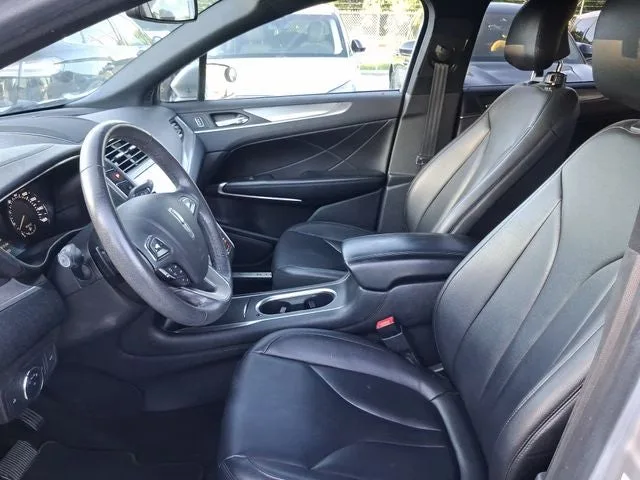 2019 Lincoln MKC Standard photo 10