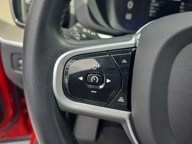 2022 Volvo XC60 B5 Inscription photo 19
