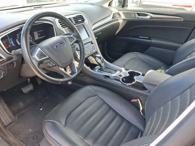 2016 Ford Fusion Energi SE Luxury photo 11