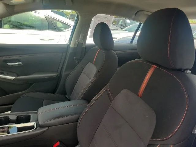 2025 Nissan Sentra SR photo 11