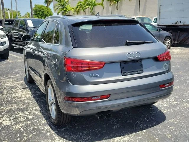 2016 Audi Q3 2.0T Premium Plus FrontTrak photo 4