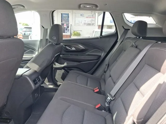 2022 GMC Terrain SLE photo 6