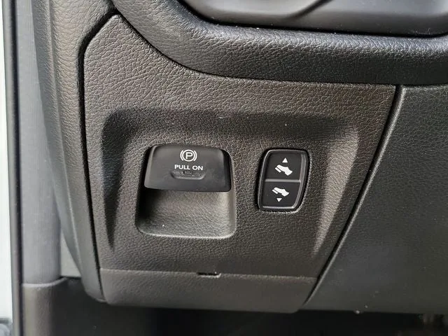 2022 RAM 1500 Rebel photo 19