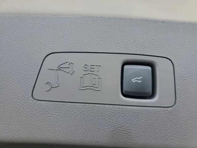 2024 Lincoln Corsair Premiere photo 9