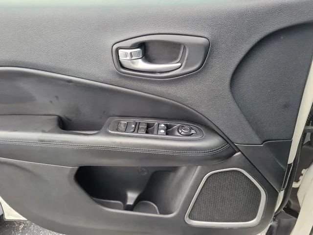 2019 Jeep Compass Latitude photo 13