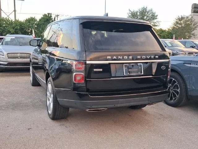 2018 Land Rover Range Rover 5.0L V8 Supercharged photo 3