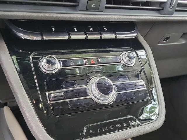 2022 Lincoln Corsair Standard photo 24