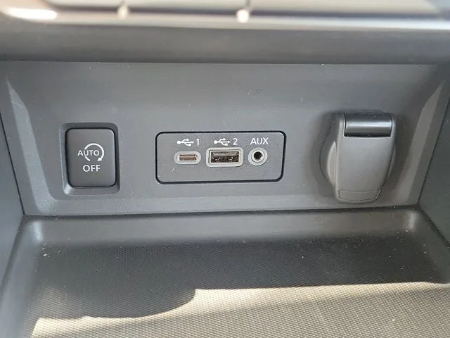 2025 Nissan Sentra SR photo 25