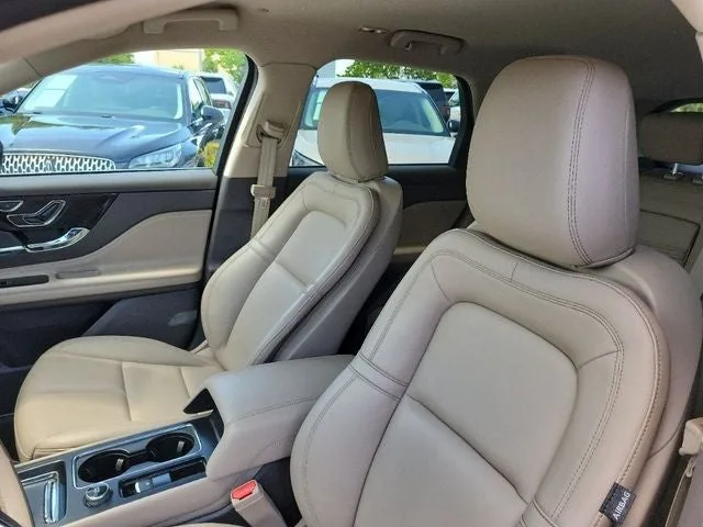 2024 Lincoln Corsair Premiere photo 10