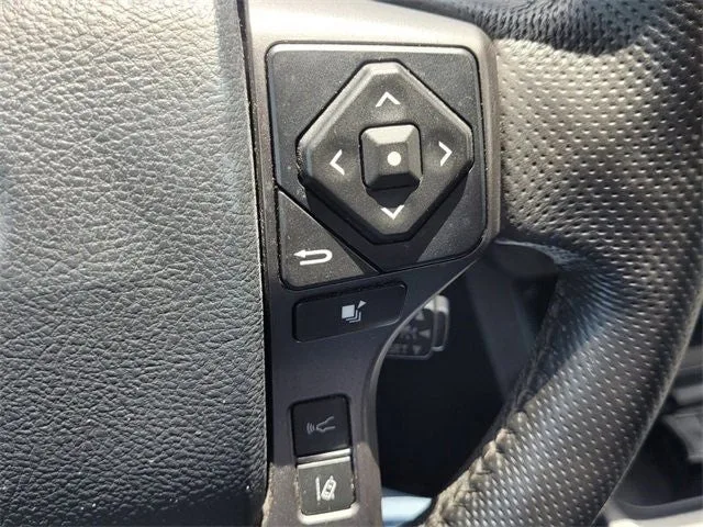2018 Toyota Tacoma TRD Sport V6 photo 19