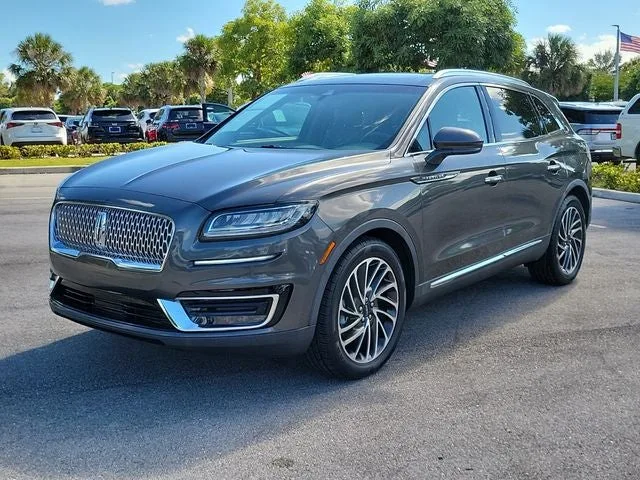 2019 Lincoln Nautilus Reserve photo 3