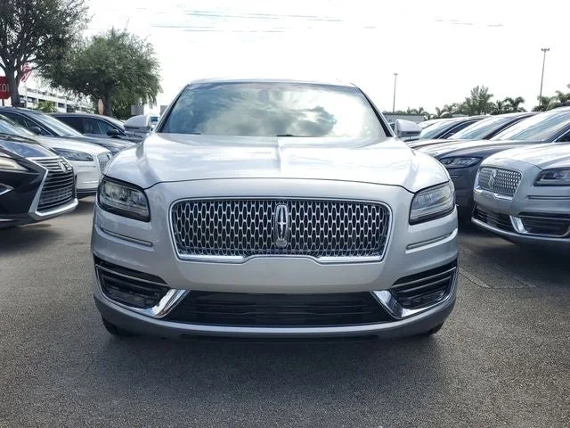 2019 Lincoln Nautilus Select photo 2