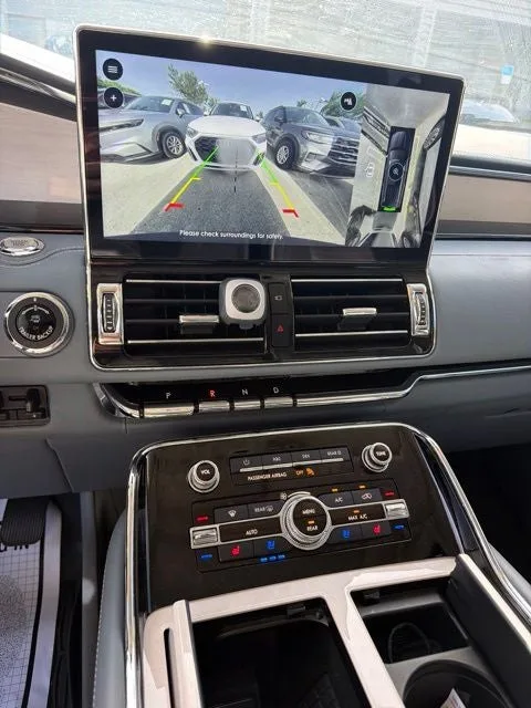 2023 Lincoln Navigator L Black Label photo 6