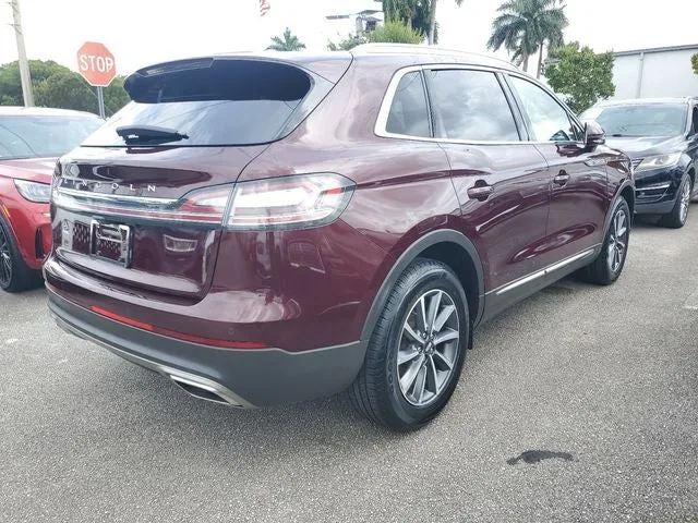 2021 Lincoln Nautilus Standard photo 6