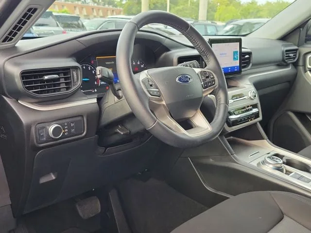 2022 Ford Explorer XLT photo 8