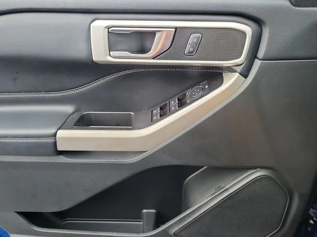 2022 Ford Explorer XLT photo 13