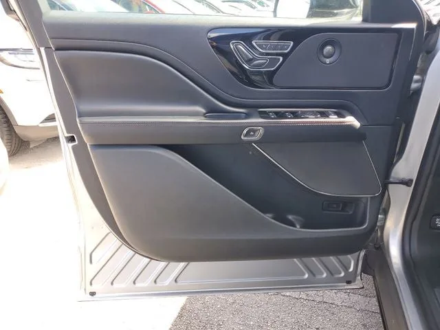 2020 Lincoln Aviator Reserve Premium photo 14