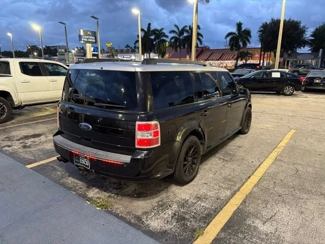 2011 Ford Flex SE photo 5