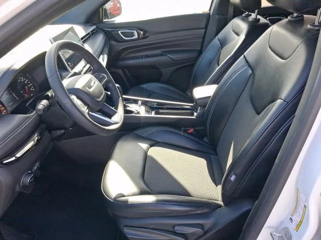 2023 Jeep Compass Latitude photo 12