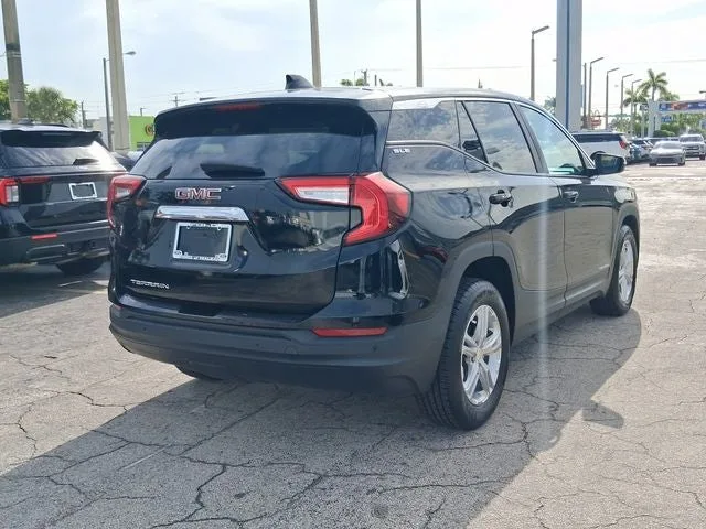 2022 GMC Terrain SLE photo 4