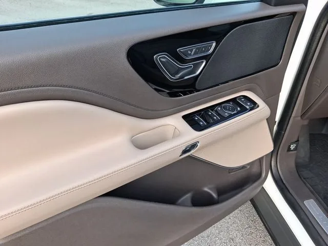 2020 Lincoln Aviator Standard Premium photo 13