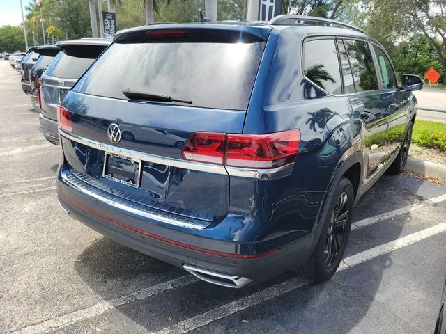 2022 Volkswagen Atlas 2.0T SE w/Technology photo 3