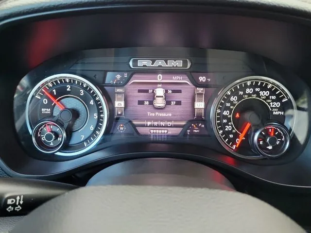 2024 RAM 1500 Laramie photo 20