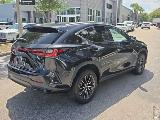 2023 Lexus NX 350 Premium photo 4