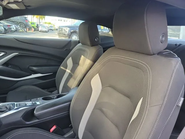 2020 Chevrolet Camaro 1LT photo 10