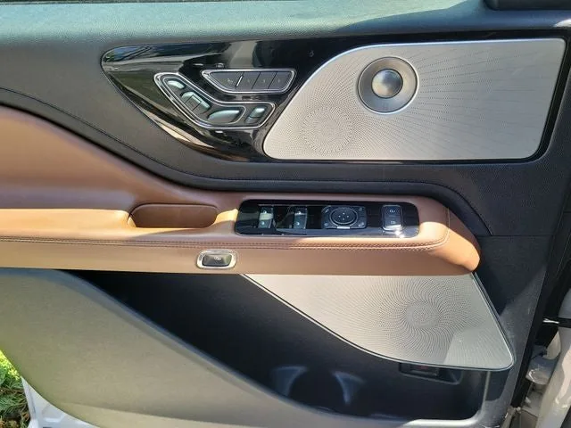 2020 Lincoln Aviator Reserve photo 14