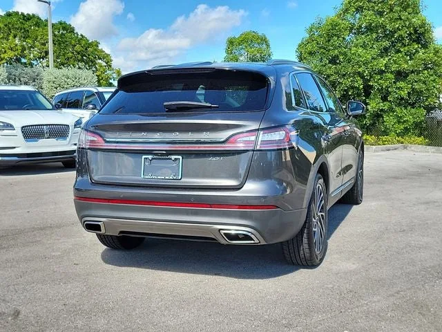 2019 Lincoln Nautilus Reserve photo 6
