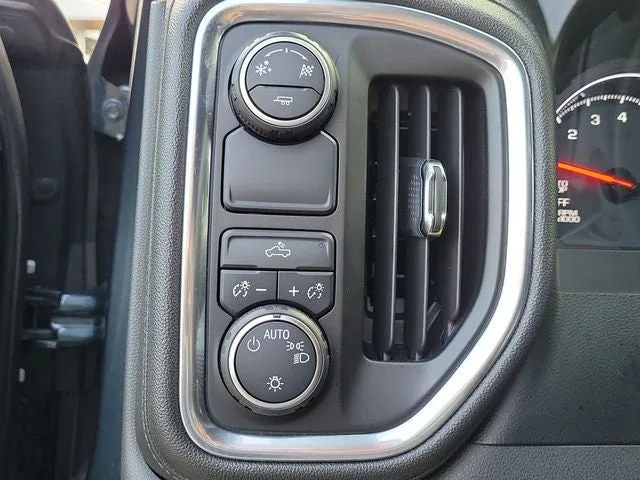 2019 Chevrolet Silverado 1500 LT photo 14