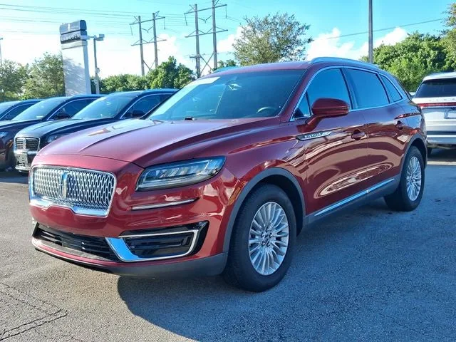 2019 Lincoln Nautilus Standard photo 2