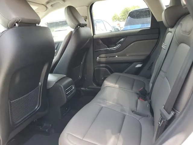 2025 Lincoln Corsair Premiere photo 9