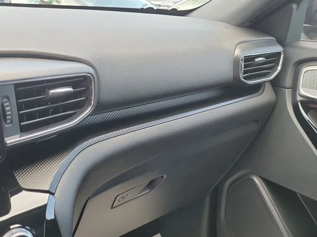 2023 Ford Explorer ST-Line photo 24