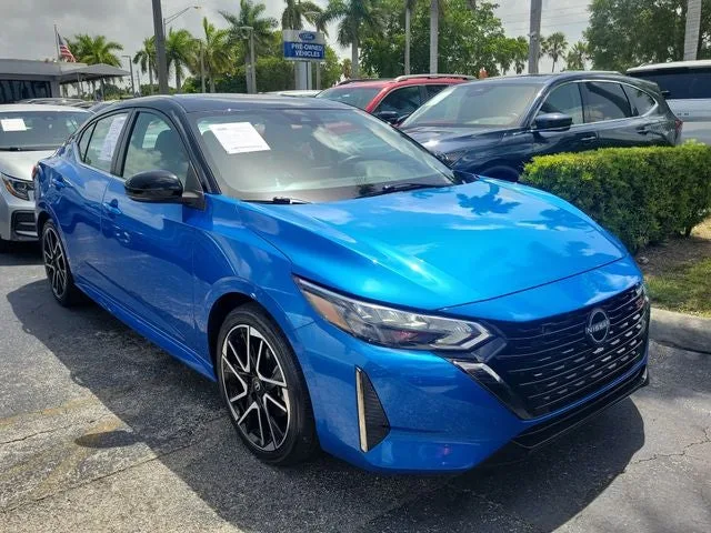 2025 Nissan Sentra SR photo 2