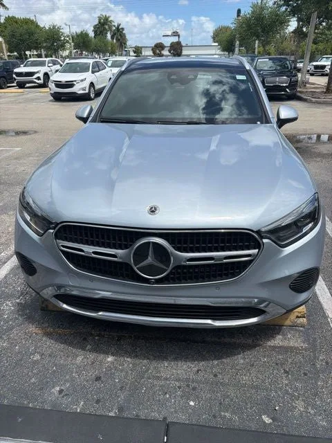 2023 Mercedes-Benz GLC GLC 300 4MATIC® photo 3