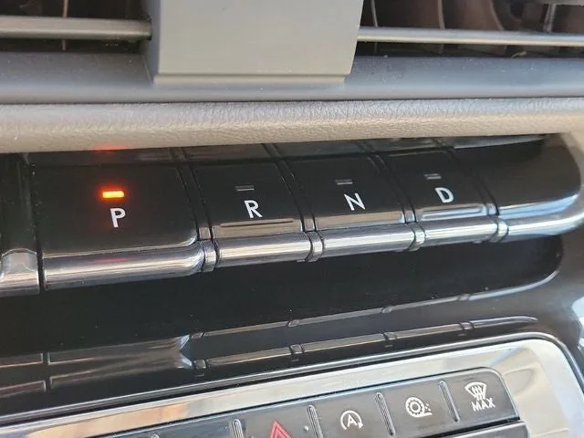 2024 Lincoln Corsair Premiere photo 27