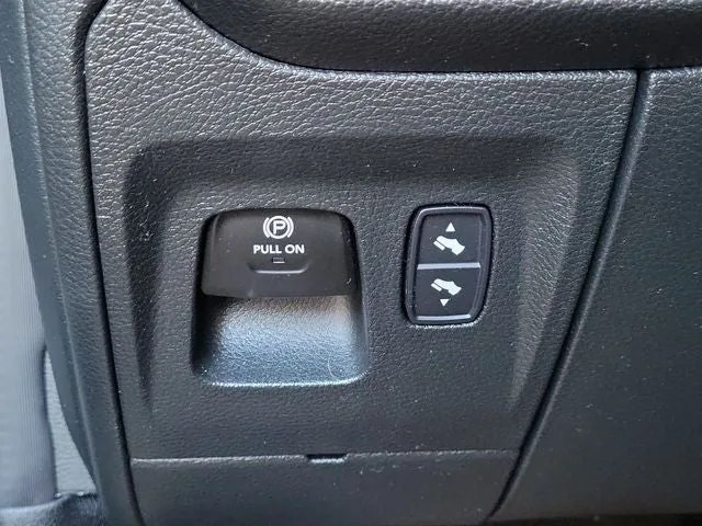 2024 RAM 1500 Laramie photo 17