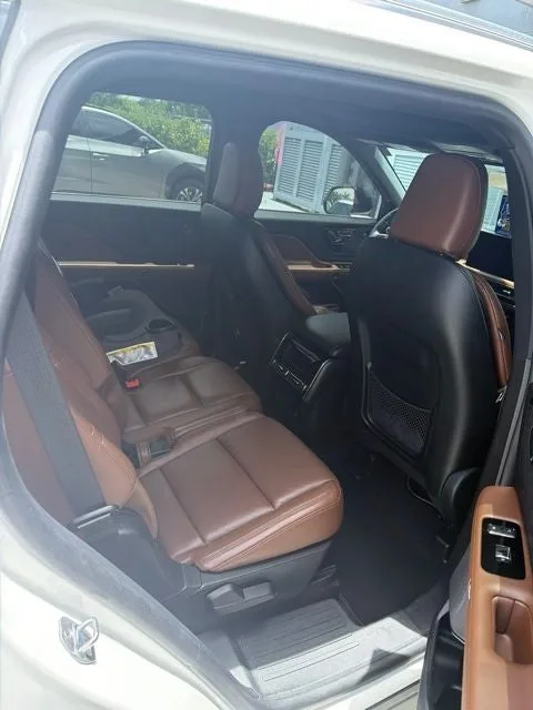 2023 Lincoln Aviator Reserve Premium photo 5