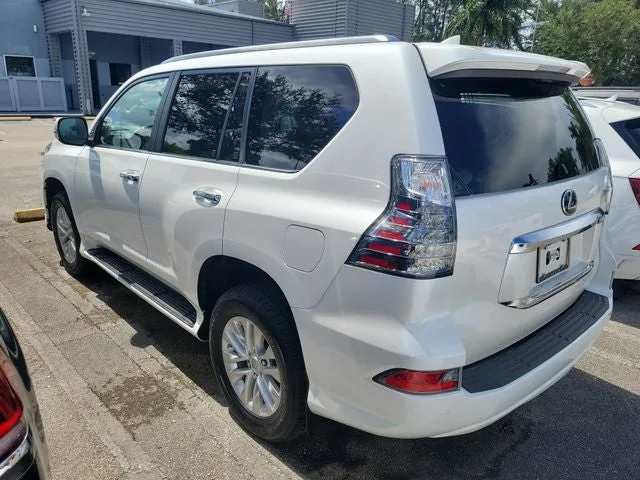 2023 Lexus GX 460 photo 3