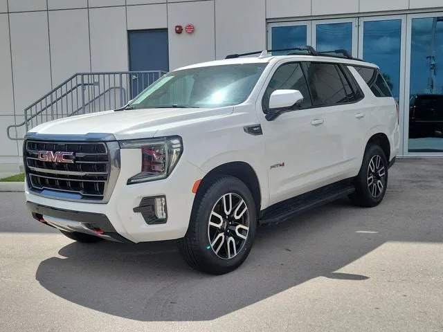 2022 GMC Yukon AT4 photo 3
