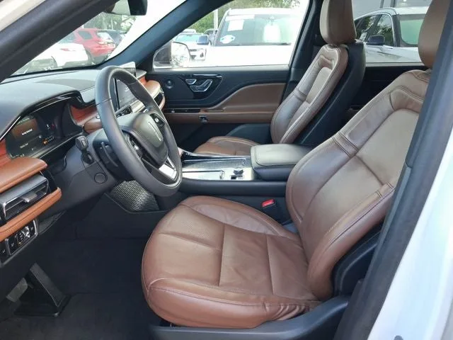 2023 Lincoln Aviator Reserve Premium photo 12