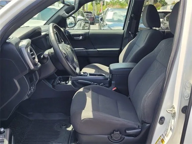 2018 Toyota Tacoma TRD Sport V6 photo 15
