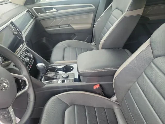 2023 Volkswagen Atlas 3.6L V6 SEL Premium R-Line photo 18