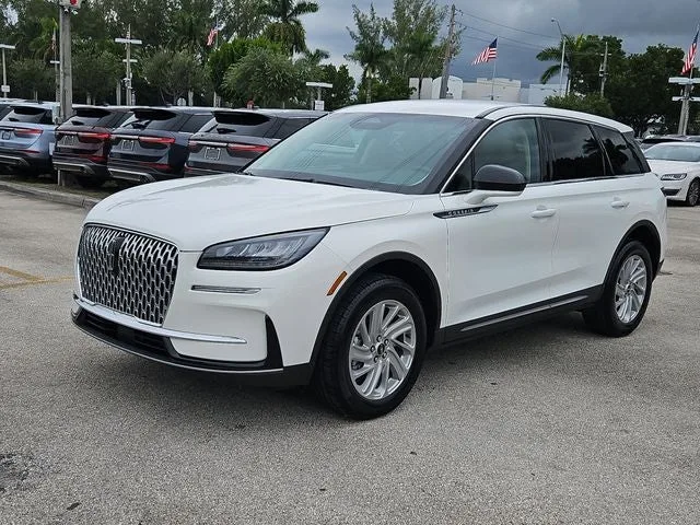 2024 Lincoln Corsair Premiere photo 2