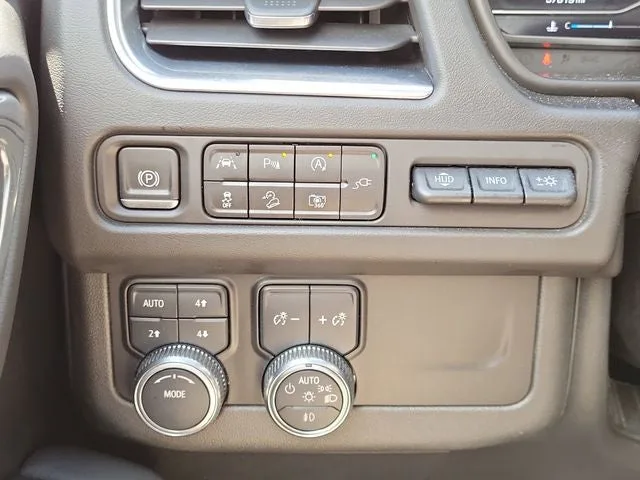 2022 GMC Yukon AT4 photo 29