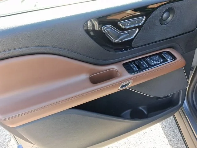 2022 Lincoln Aviator Reserve Premium photo 14